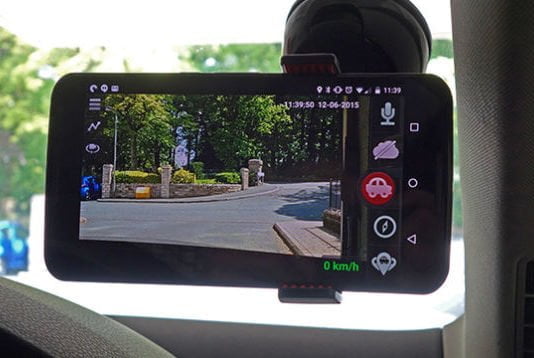 Turn an old smartphone into a dashboard camera Smartphone as a dash cam