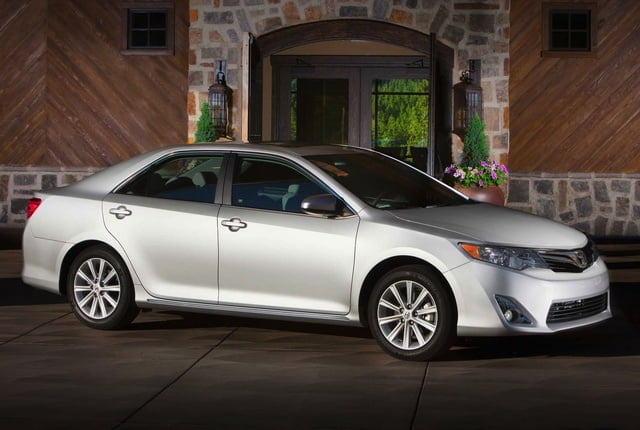 2014_toyota_camry-pic-4521087175571737994-640x480