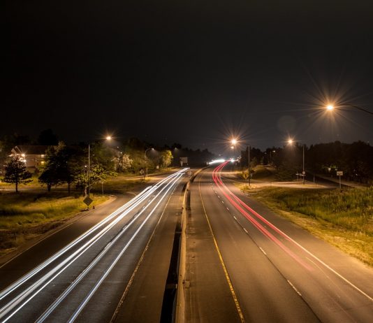 Xenon HID Bulbs – 3 Reasons to Buy Xenon Car Headlights