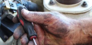 Gloves for mechanics