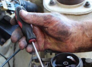 Gloves for mechanics