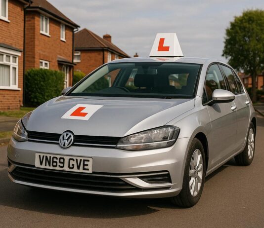 How UK Learner Drivers Can Cut an 18-Week DVSA Wait to One Week in 2025