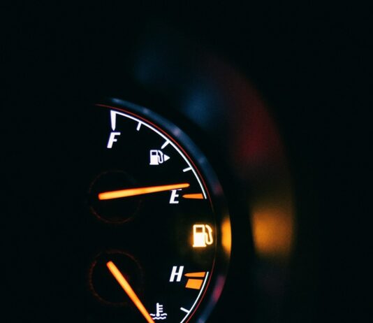 Fuel Saving Tips for Your Car fuel gauge